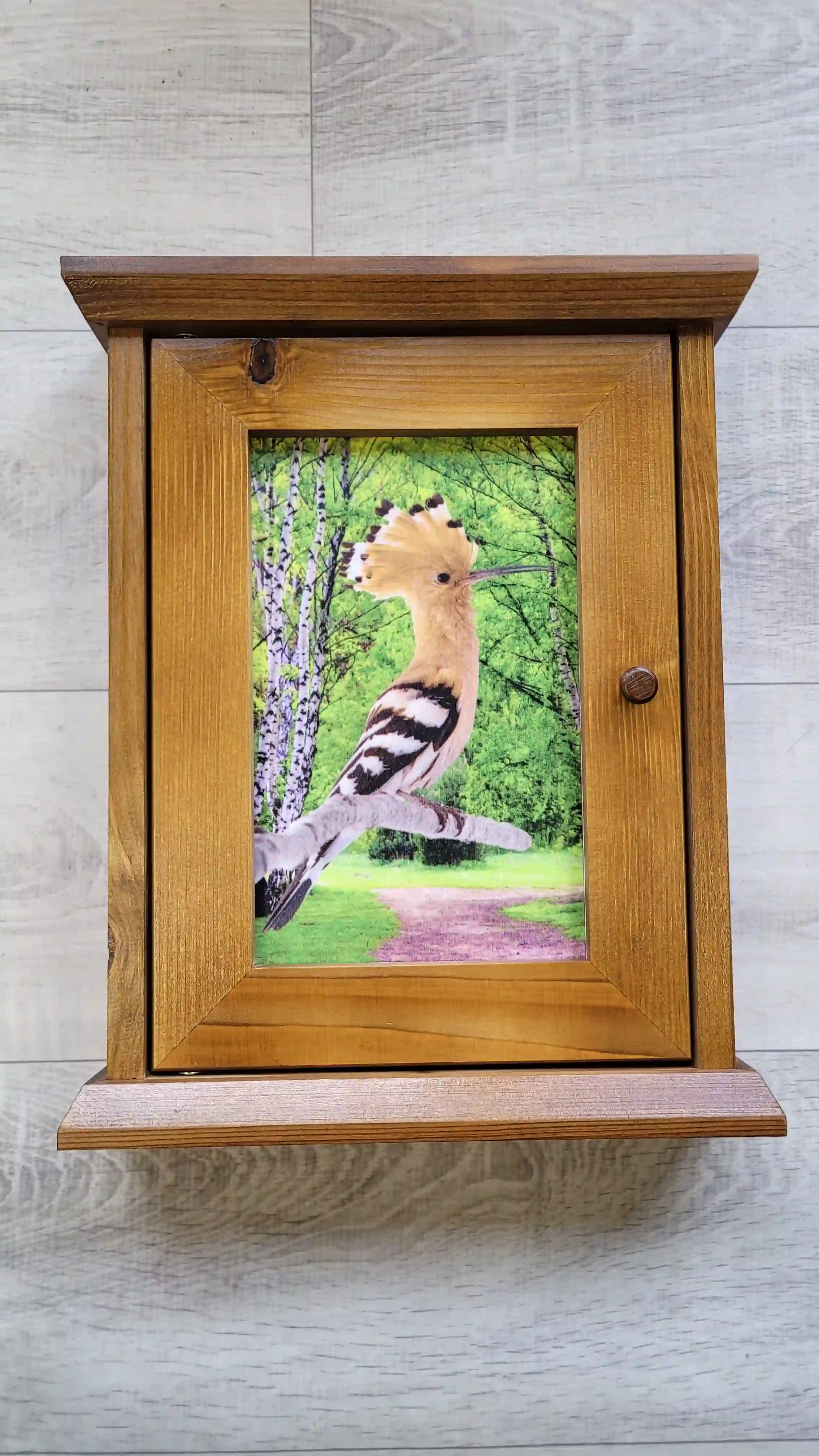 PIKUSA — sleutelbox, donker hout, hopmotief